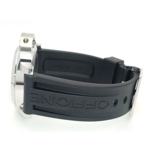 99 - A PANERAI LUMINOR, THE FAVOURITE WATCH OF PRO FOOTBALLERS , COMING ON A RUBBER DIVING STRAP AND WITH... 