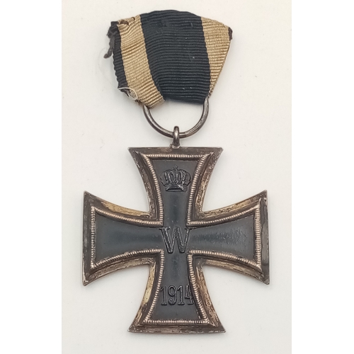 299 - WW1 Imperial German Iron Cross 2nd Class. The medal is a 3-part construction with an iron core. The ... 