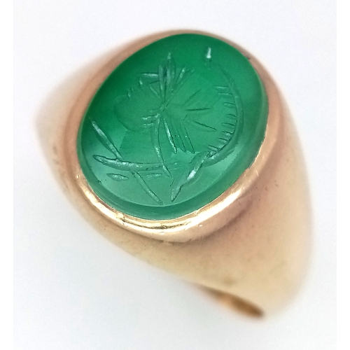 12 - A 14k Yellow Gold Green Chrysoprase Signet Ring. Intaglio carving of the God Mercury. Size S 1/2. 6.... 