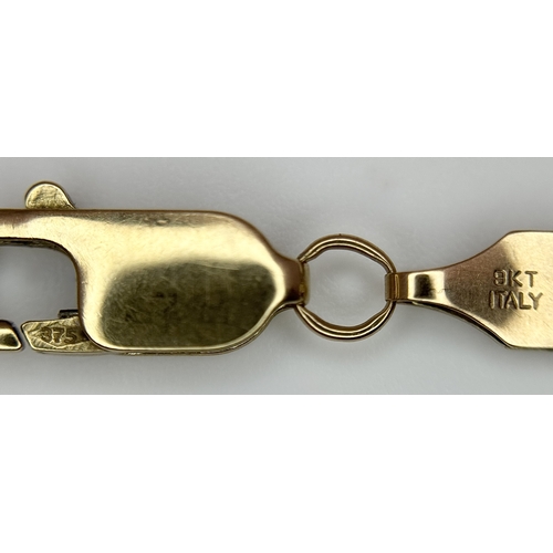 558 - A 9K Yellow Gold Italian Fancy Link Bracelet. 20cm. 3.75g.