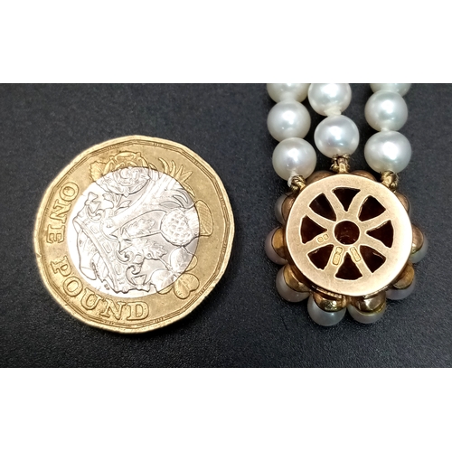 736 - A Three Row White Pearl Choker Necklace with 9K Gold and Diamond Clasp. Pearls 5/6mm. 30-34cm. Ref: ... 