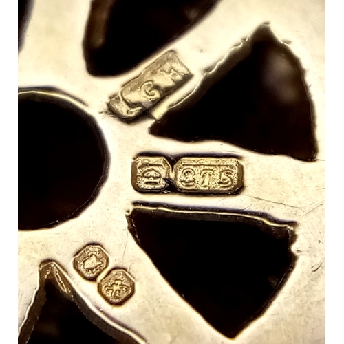 736 - A Three Row White Pearl Choker Necklace with 9K Gold and Diamond Clasp. Pearls 5/6mm. 30-34cm. Ref: ... 