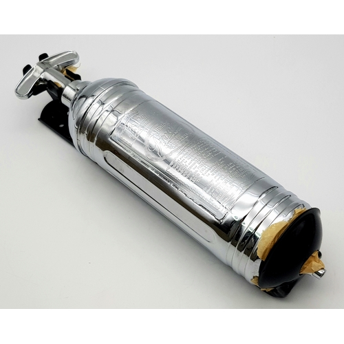 750 - A Rare, Vintage Pyrene Junior Fire Extinguisher in Box. UK mainland sales only. In very good conditi... 