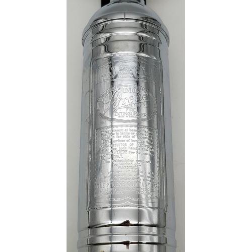 750 - A Rare, Vintage Pyrene Junior Fire Extinguisher in Box. UK mainland sales only. In very good conditi... 