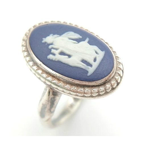 1626 - A Vintage 1975 Hallmarked Sterling Silver Wedgwood Cameo Ring Size M. The Ring measures 1.7cm Long a... 