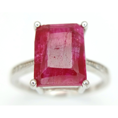A STERLING SILVER RED STONE SET RING 2.4G SIZE L. Ref: A/S NN 7004