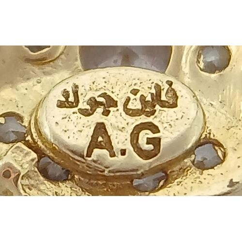 211 - An 18K YELLOW GOLD DIAMOND SET TRIPLE FLOWER BRACELET 3.9G. Ref: TAN 7022