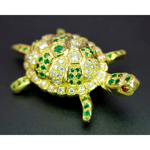 36 - An 18K YELLOW GOLD DIAMOND AND EMERALD SET TURTLE PIN BROOCH 12.4G WFBB. Ref: TH 7001