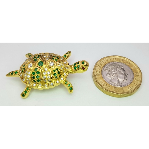 36 - An 18K YELLOW GOLD DIAMOND AND EMERALD SET TURTLE PIN BROOCH 12.4G WFBB. Ref: TH 7001