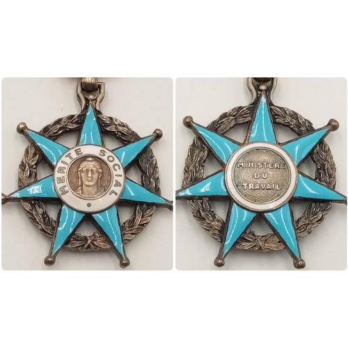 836 - 6 x WW2 Period French Military and Firefighting Medals.