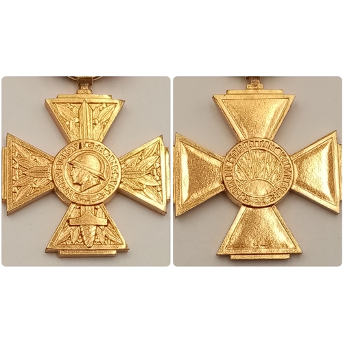 836 - 6 x WW2 Period French Military and Firefighting Medals.