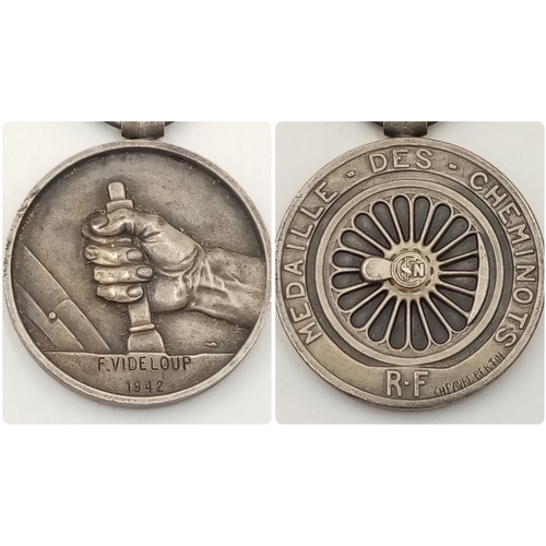 836 - 6 x WW2 Period French Military and Firefighting Medals.