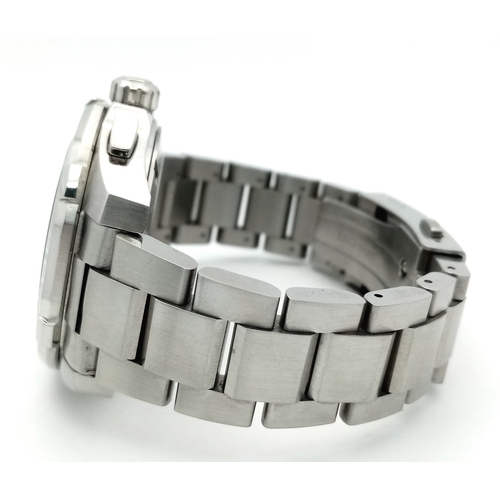 20 - A Tag Heuer Quartz Movement Gents Chronograph Aquaracer WATCH. Model CAY111B. Stainless steel bracel... 