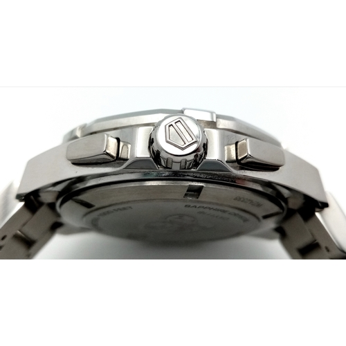 20 - A Tag Heuer Quartz Movement Gents Chronograph Aquaracer WATCH. Model CAY111B. Stainless steel bracel... 