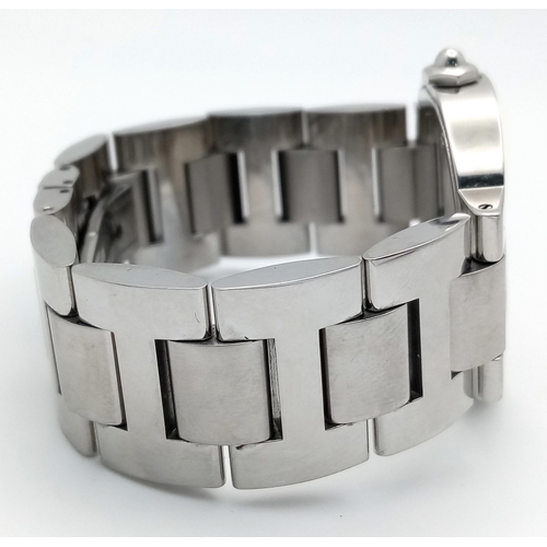 48 - A Chaumet of Paris Quartz Ladies Watch. Stainless steel bracelet and case - 36mm. White textured dia... 