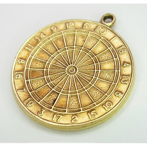 530 - A 9K YELLOW GOLD DARTBOARD CHARM / PENDANT 2G. Ref: SC 7013