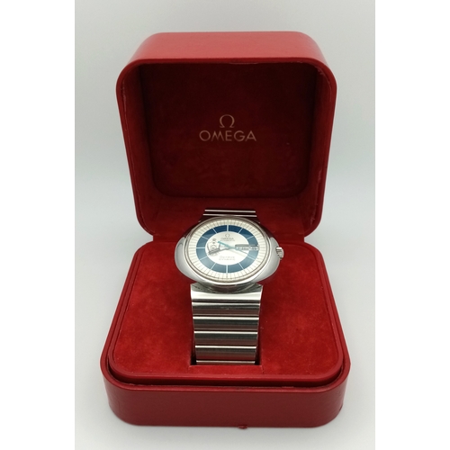 74 - A Vintage Omega Geneve Dynamic Automatic Day-Date Watch. Stainless steel bracelet and case - 42mm. T... 