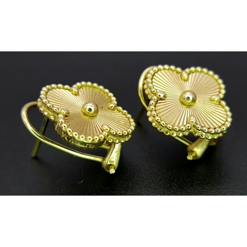82 - A PAIR OF 18K YELLOW GOLD CLOVER STUD EARRINGS 6.4G. Ref: SC 7108