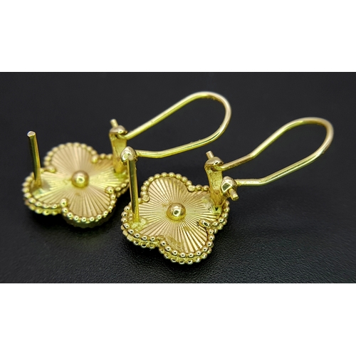 82 - A PAIR OF 18K YELLOW GOLD CLOVER STUD EARRINGS 6.4G. Ref: SC 7108