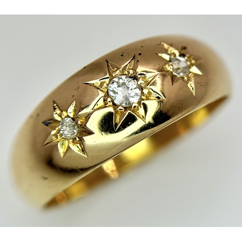 75 - An 18K YELLOW GOLD ANTIQUE DIAMOND 3 STONE GYPSY SET RING 4.7G SIZE O HALLMARKED BIRMINGHAM 1915. Re... 