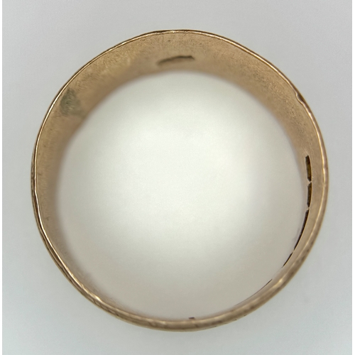 23 - A 9K ROSE GOLD DECORATED BAND RING , 8mm WIDTH     4.4gmd    size R