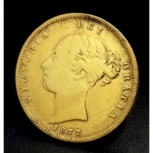 1354 - An 1877 QUEEN VICTORIA YOUNG HEAD SHIELD BACK HALF SOVEREIGN COIN. REF: 9724 - 2