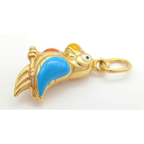 1477 - 9K YELLOW GOLD ENAMELLED PARROT CHARM / PENDANT 0.8G. REF: TAN 6008