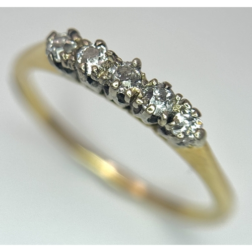 1406 - AN 18K YELLOW GOLD VINTAGE OLD CUT DIAMOND 5 STONE RING. 0.25CTW. 1.6G SIZE M. SC6071.