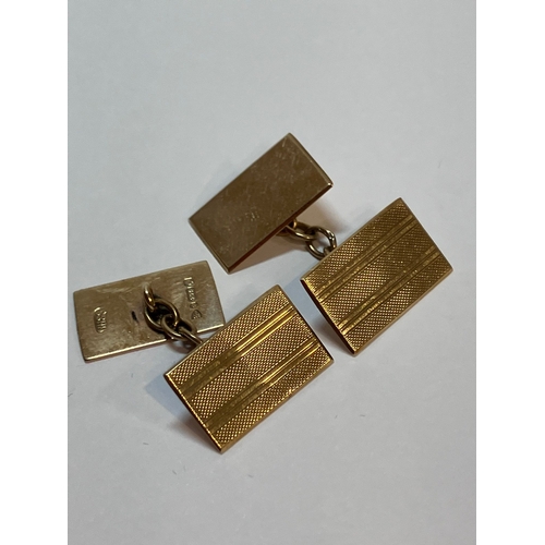 385 - Gentleman’s Vintage fully hallmarked 9 CARAT GOLD CUFFLINKS. Chain linked with attractive engine tur... 