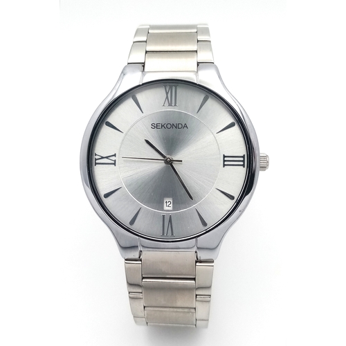 589 - A Stylish Sekonda Brushed Stainless Steel Gents Watch. Case - 40mm. Silver tone dial with date windo... 