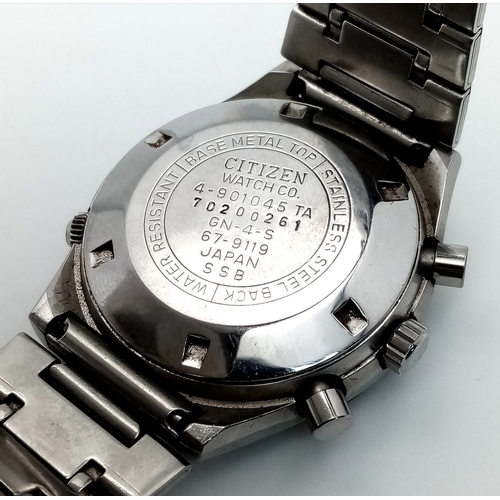 695 - A Citizen Automatic Chronograph Autograph Gents Watch. Model 67-9119. Stainless steel bracelet and c... 