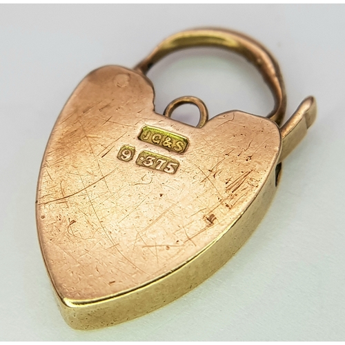 1848 - A 9K Yellow Gold Heart Clasp. 2.7g. Ref: 7.6