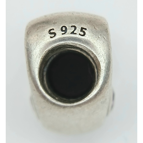 1127 - A PANDORA STERLING SILVER HEART STONE SET DAUGHTER CHARM 3.7G. Ref: SC 7099