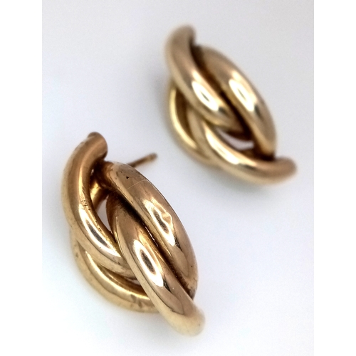 1108 - A Pair of 9K Yellow Gold Earrings in Tubular Cluster Form. No backs. 2.4g.