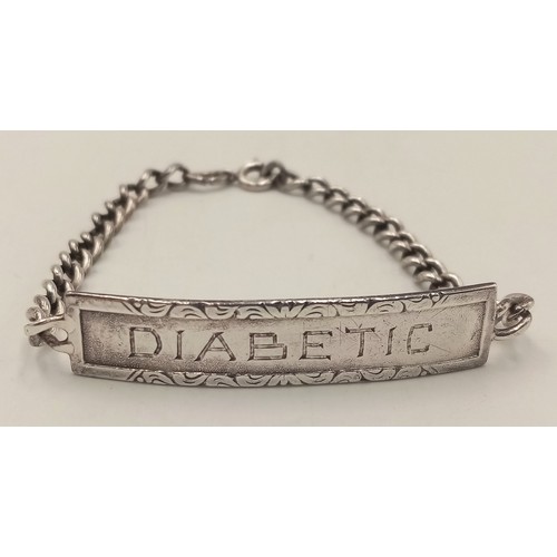 1400 - A vintage sterling silver 