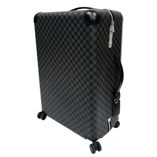1226 - A Louis Vuitton Horizon 55 Suitcase. Damier graphite canvas. Silver tone hardware. Black calfskin le... 