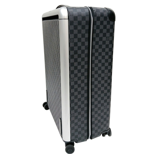 1226 - A Louis Vuitton Horizon 55 Suitcase. Damier graphite canvas. Silver tone hardware. Black calfskin le... 
