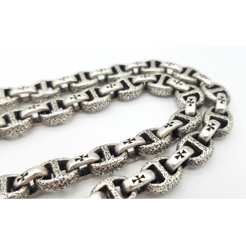 1068 - A STERLING SILVER, PANTHERS HEAD, ANCHOR LINK NECKLACE, WITH SADDLE T BAR CLASP. 22 INCHES LONG, TOT... 