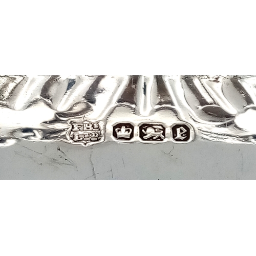 12 - AN ORNATE ANTIQUE SILVER BON BON DISH HALLMARKED 1897 .       78.5gms       13.5 x 13.5cms