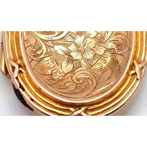 20 - A 9K GOLD VINTAGE LOCKET PENDANT WITH BEAUTIFUL HAND CHASED DECORATION ON BOTH SIDES .    6.2gms    ... 