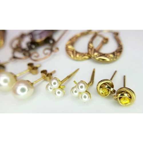 21 - 3 x Pairs of 9 CARAT GOLD EARRINGS. To include Hallmarked large PEARL STUD EARRINGS , together with ... 