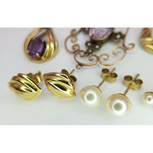 21 - 3 x Pairs of 9 CARAT GOLD EARRINGS. To include Hallmarked large PEARL STUD EARRINGS , together with ... 