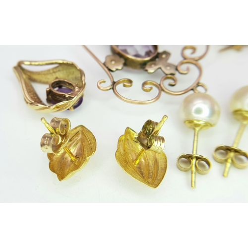 21 - 3 x Pairs of 9 CARAT GOLD EARRINGS. To include Hallmarked large PEARL STUD EARRINGS , together with ... 