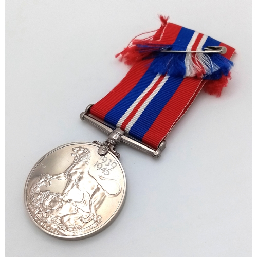 41 - A 1939 - 1945 MEDAL IN IMMACULATE CONDITION .