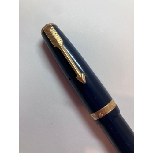 35 - Vintage PARKER ‘DUOFOLD’ FOUNTAIN PEN. 14 CARAT GOLD NIB. Finished in Blue. Pump Filling Mechanism. ... 