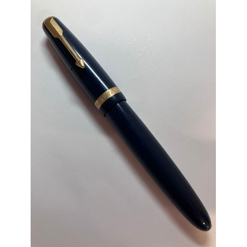 35 - Vintage PARKER ‘DUOFOLD’ FOUNTAIN PEN. 14 CARAT GOLD NIB. Finished in Blue. Pump Filling Mechanism. ... 