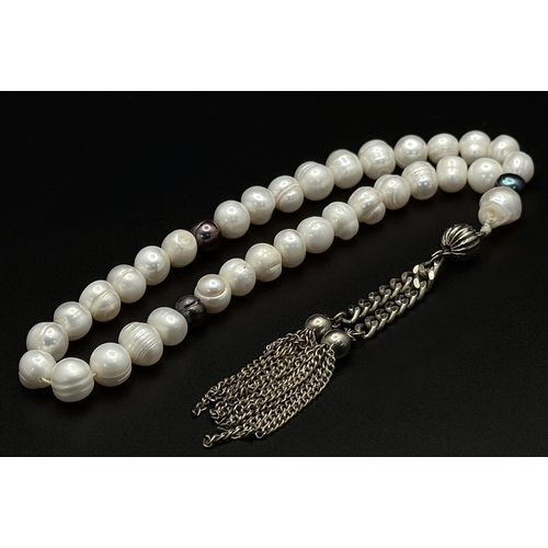1076 - A lovely freshwater Pearls link fashion tassel pendant bracelet. Total length 28cm.