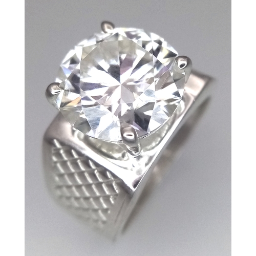 1104 - A 925 Silver 5ct White Moissanite solitaire Ring. Size S. CD-2066.