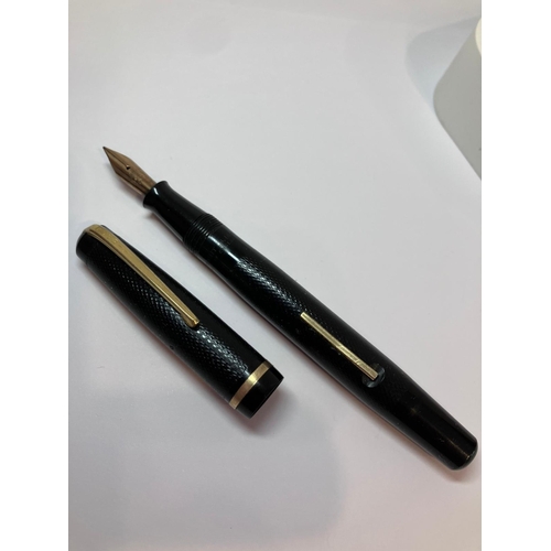 28 - Vintage 1940  ‘SUMMIT 160’ FOUNTAIN PEN. 14 CARAT GOLD NIB. Excellent condition, please see pictures... 