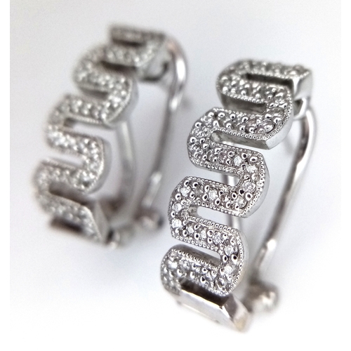 26 - A PAIR OF 18K WHITE GOLD, DIAMOND SET, MIU MIU STYLE, EARRINGS. 0.25 TCW, 5.2G. SC 3091.